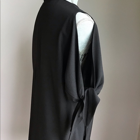 RW&CO Peekaboo Shoulder Shift Dress - Picture 7 of 8